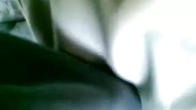 Regarde-moi dans les yeux quand je film x full hd te baise