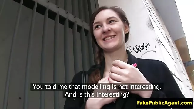 La femme insère des cornes au mari avec son film porno xxl hd amant noir