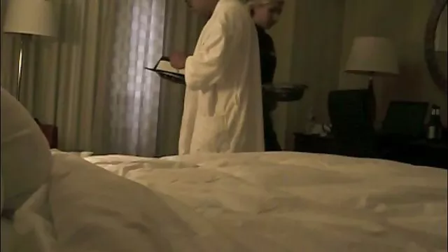 Deux filles film porno en hd gratuit baisent un mec
